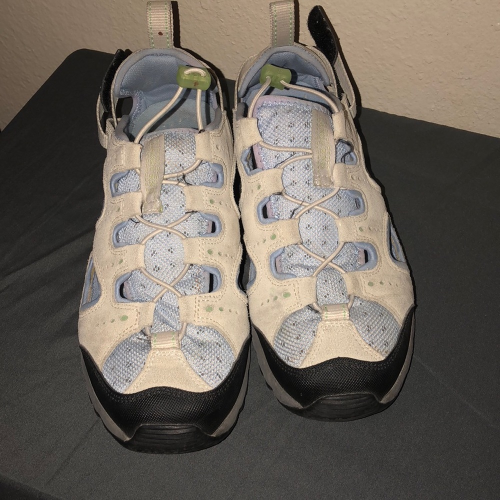 Slightly used women’s shoes